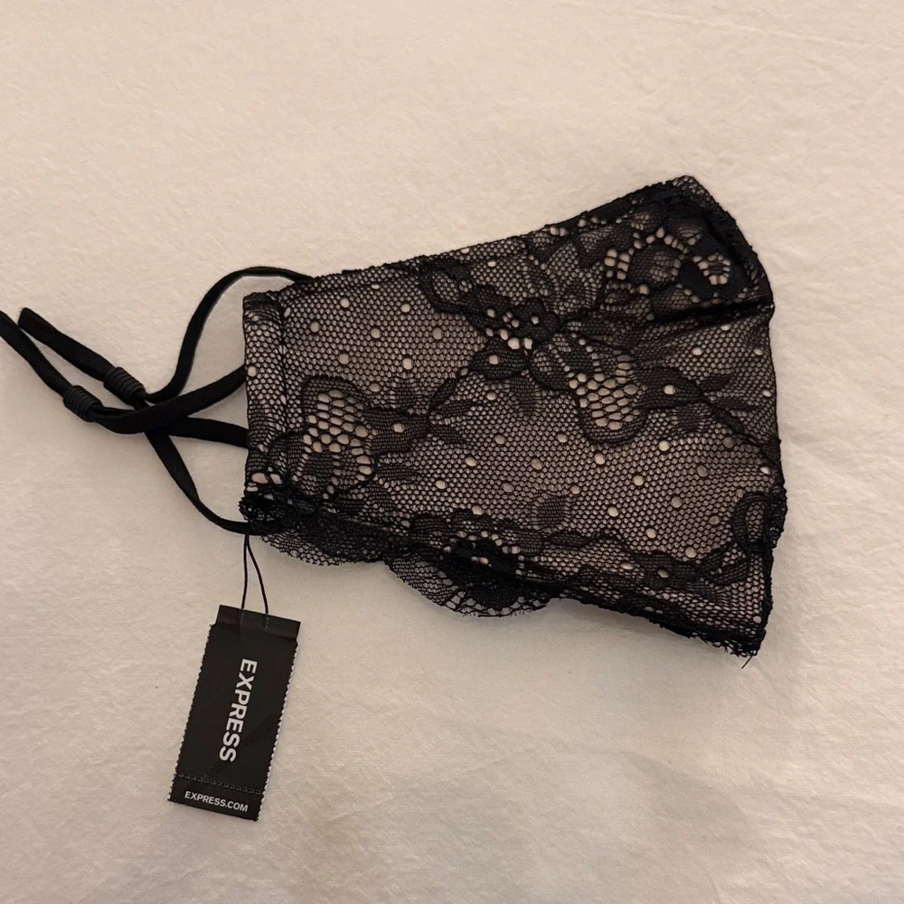 Express Black Lace Mask